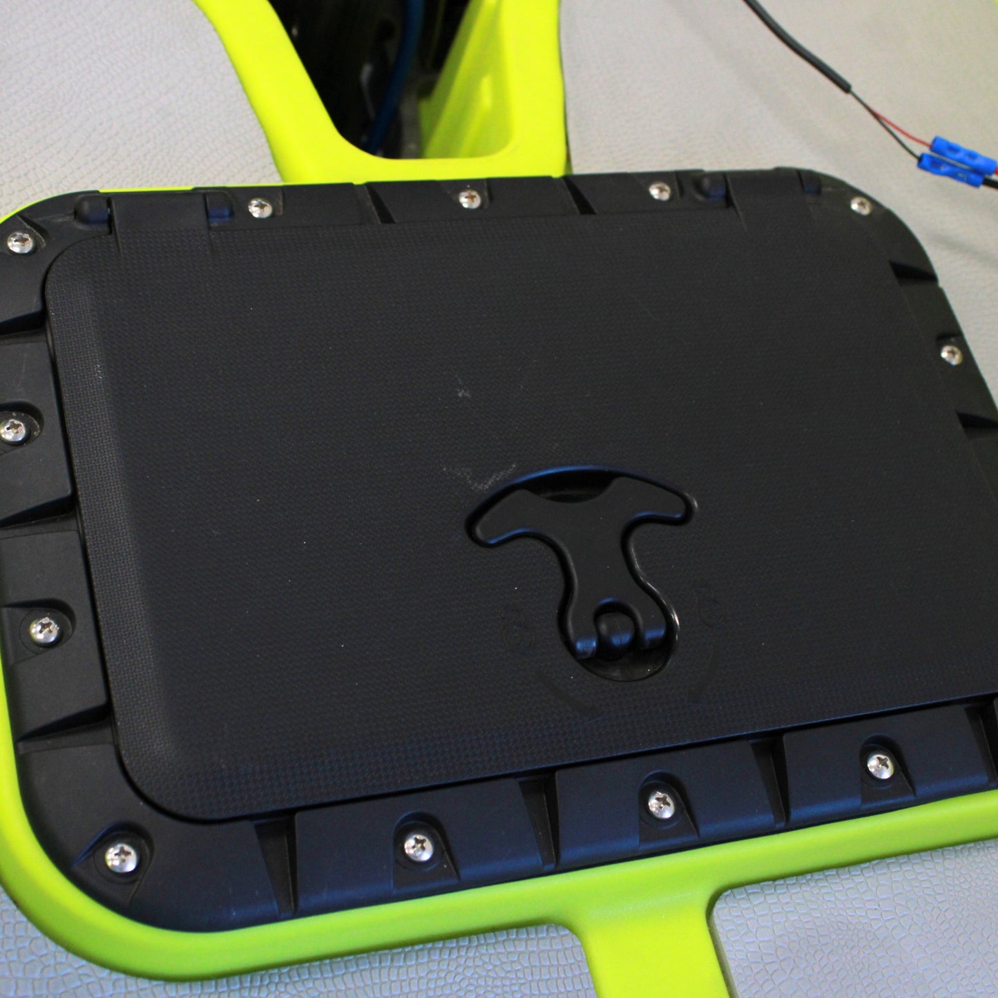 Hoodoo Impulse Rectangle Hatch Lid