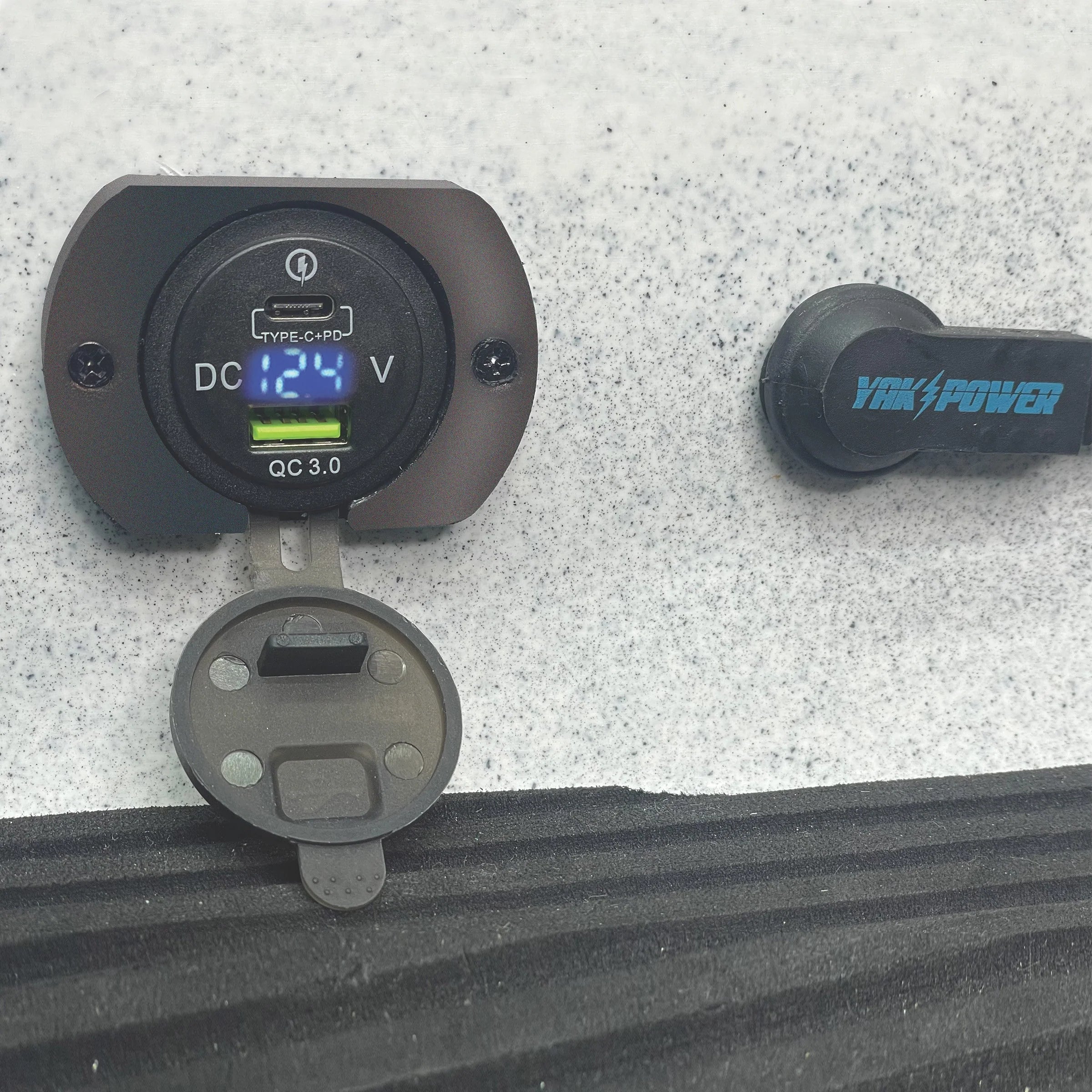 YakPower USB Charging Port – Dual (USB-A + USB-C) - 0